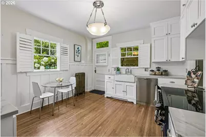 2352 SW Market Street Dr, Portland, OR 97201 - Photo 21