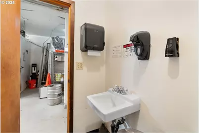 205 Court St, The Dalles, OR 97058 - Photo 29