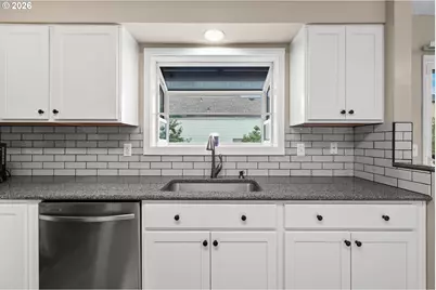 1101 NE 188th Ave, Portland, OR 97230 - Photo 5