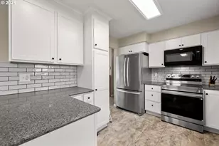 1101 NE 188th Ave, Portland, OR 97230 - Photo 7