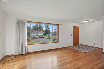 3425 SE 159th Ave, Portland, OR 97236 - Photo 5