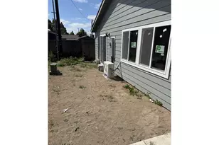 550 19th St, Springfield, OR 97477 - Photo 9