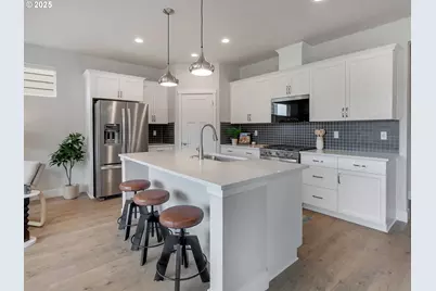 13877 SW Sabrina Ave, Tigard, OR 97140 - Photo 3