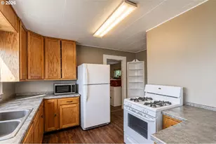724 SW 3rd St, Pendleton, OR 97801 - Photo 5