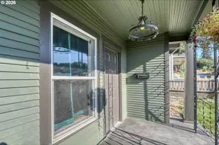 724 SW 3rd St, Pendleton, OR 97801 - Photo 3
