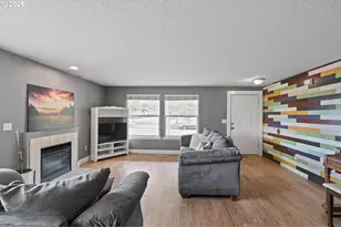 9339 SE Madison St, Portland, OR 97216 - Photo 17