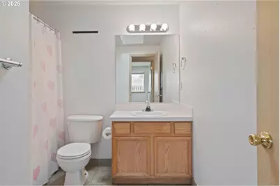 9339 SE Madison St, Portland, OR 97216 - Photo 5