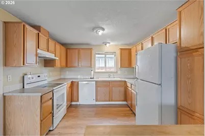 9339 SE Madison St, Portland, OR 97216 - Photo 25