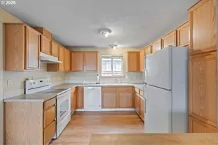 9339 SE Madison St, Portland, OR 97216 - Photo 25