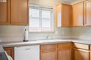 9339 SE Madison St, Portland, OR 97216 - Photo 23