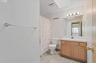 9339 SE Madison St, Portland, OR 97216 - Photo 27
