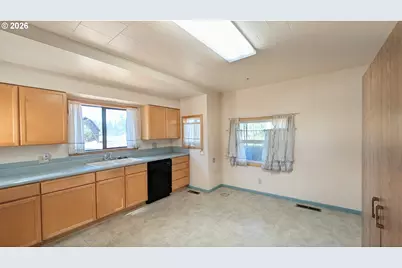 32153 Goddard Ln, Cottage Grove, OR 97424 - Photo 11