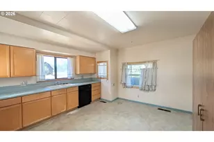 32153 Goddard Ln, Cottage Grove, OR 97424 - Photo 11