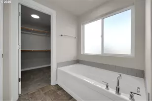 5679 Magnificence Wy, Eugene, OR 97402 - Photo 35