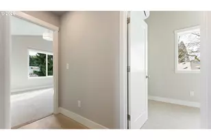 9410 N Saint Louis Ave, Portland, OR 97203 - Photo 13