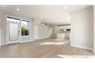 9410 N Saint Louis Ave, Portland, OR 97203 - Photo 3