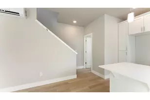 9410 N Saint Louis Ave, Portland, OR 97203 - Photo 11