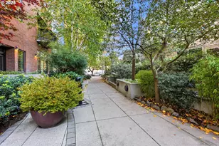 922 NW 11th Ave, Portland, OR 97209 - Photo 25