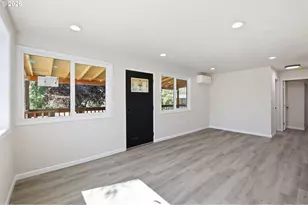 33719 Row River Rd, Cottage Grove, OR 97424 - Photo 5