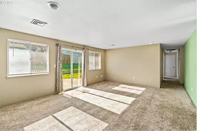 2248 La Canada Dr, Roseburg, OR 97471 - Photo 9