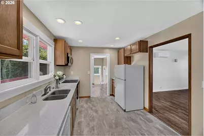 1751 Milligan Ave, Coos Bay, OR 97420 - Photo 13