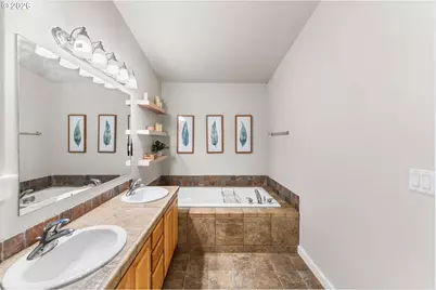 913 W Y St, Washougal, WA 98671 - Photo 31