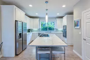 22765 SW Miami Dr, Tualatin, OR 97062 - Photo 9