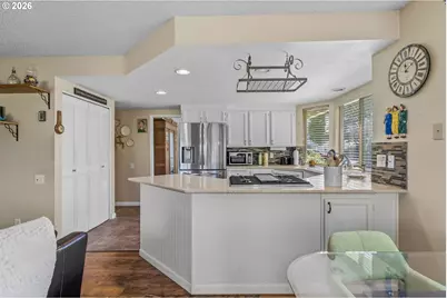 15725 SW Oakhill Ln, Portland, OR 97224 - Photo 19