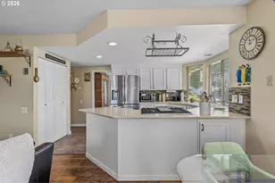 15725 SW Oakhill Ln, Portland, OR 97224 - Photo 19