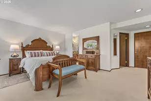 15725 SW Oakhill Ln, Portland, OR 97224 - Photo 25