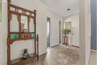15725 SW Oakhill Ln, Portland, OR 97224 - Photo 7