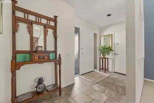 15725 SW Oakhill Ln, Portland, OR 97224 - Photo 7