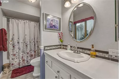 15725 SW Oakhill Ln, Portland, OR 97224 - Photo 29