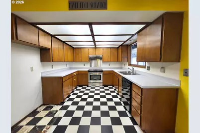 4498 Marcum Ln, Eugene, OR 97402 - Photo 7