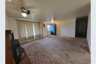 4498 Marcum Ln, Eugene, OR 97402 - Photo 5