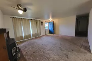 4498 Marcum Ln, Eugene, OR 97402 - Photo 5