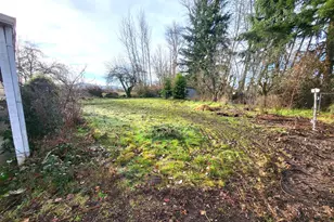 4498 Marcum Ln, Eugene, OR 97402 - Photo 17