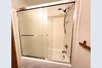 4498 Marcum Ln, Eugene, OR 97402 - Photo 13