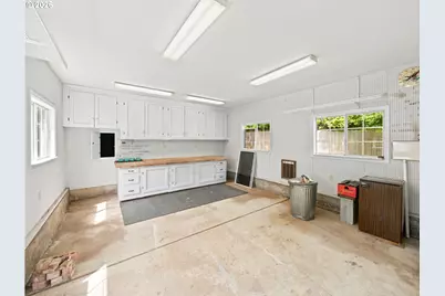 12439 SE Ashley St, Clackamas, OR 97015 - Photo 37