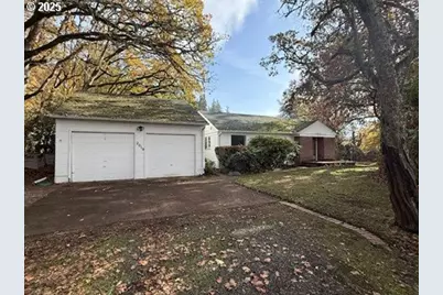 2010 E 26th Ave, Eugene, OR 97403 - Photo 1