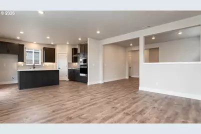 2197 Veneta Ave S, Salem, OR 97306 - Photo 9