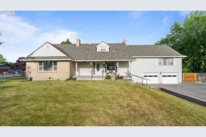 1060 SW 7th St, Hermiston, OR 97838 - Photo 1