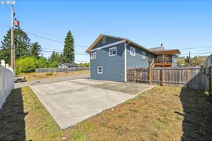 587 N Baxter St, Coquille, OR 97423 - Photo 3