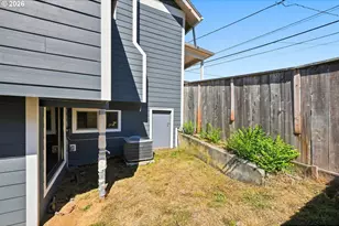 587 N Baxter St, Coquille, OR 97423 - Photo 45