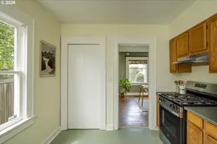 7922 SE Schiller St, Portland, OR 97206 - Photo 7