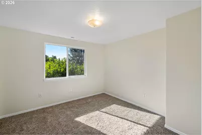 9218 SE Lincoln St, Portland, OR 97216 - Photo 17