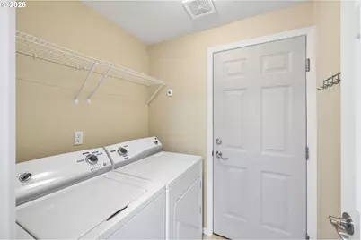 9218 SE Lincoln St, Portland, OR 97216 - Photo 13