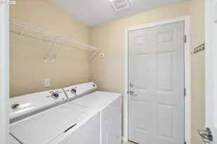 9218 SE Lincoln St, Portland, OR 97216 - Photo 13