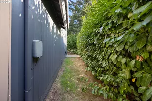 9218 SE Lincoln St, Portland, OR 97216 - Photo 29