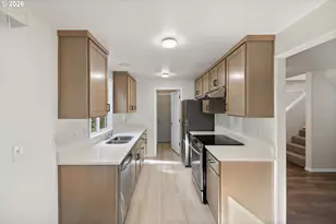 9218 SE Lincoln St, Portland, OR 97216 - Photo 11